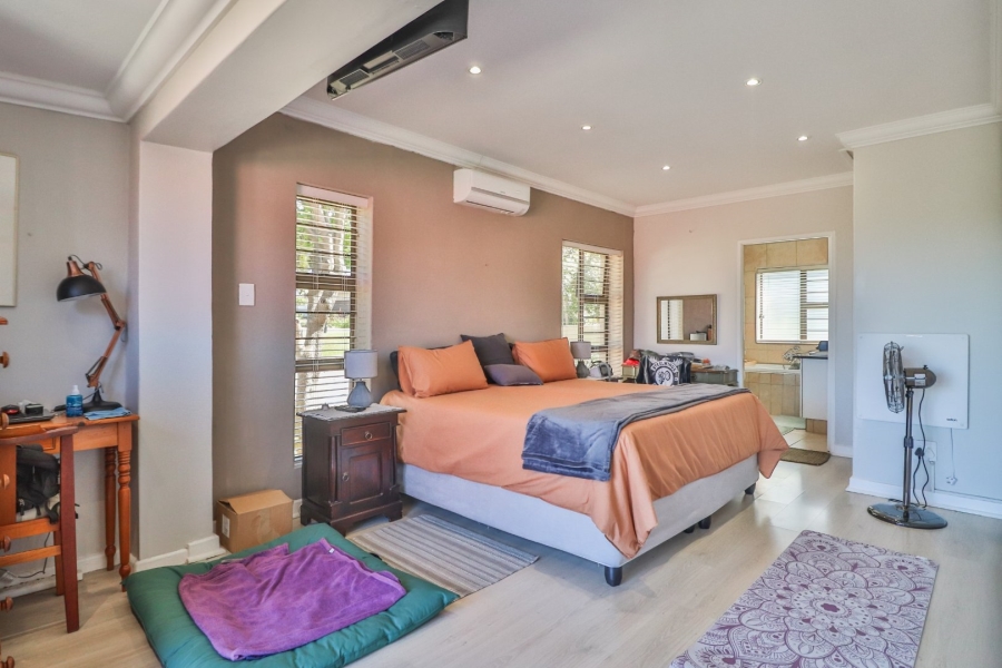 3 Bedroom Property for Sale in Avonddans Western Cape